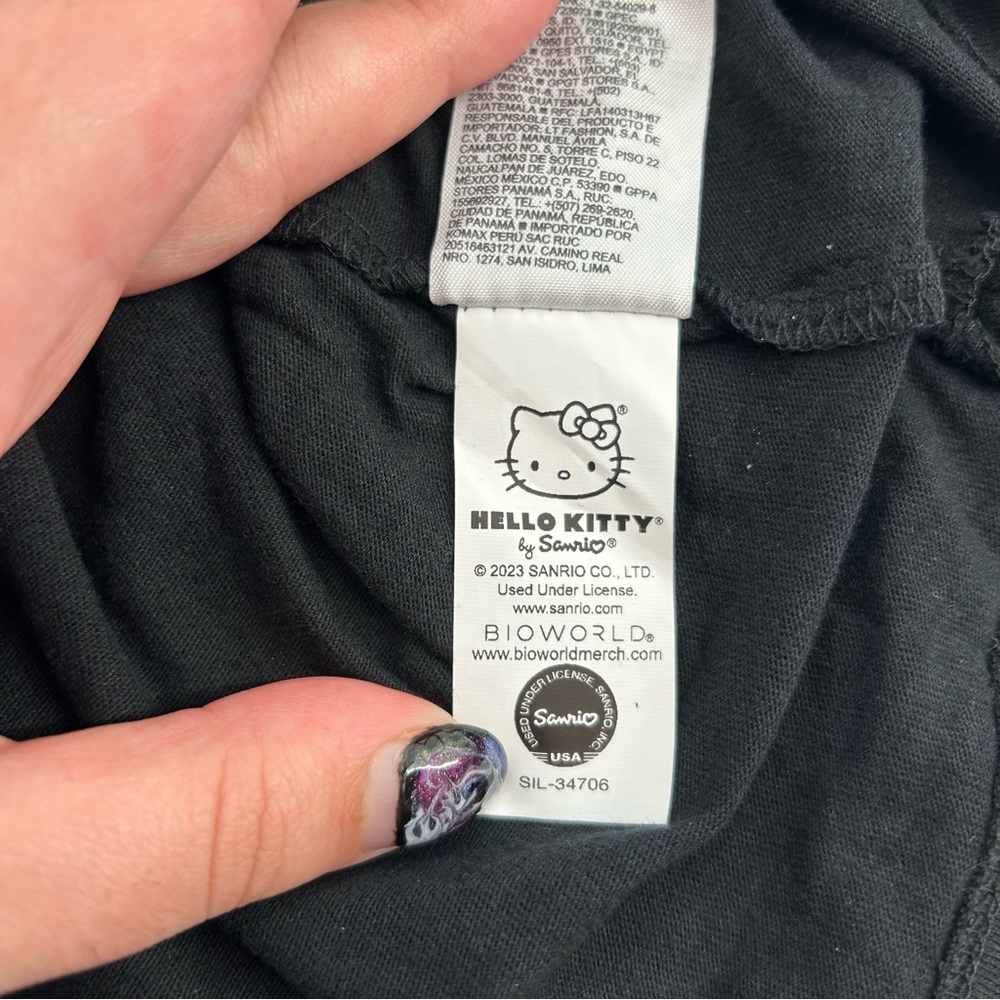NWT Old Navy x Hello Kitty Hello Halloween Graphic T-Shirt Girls’ Large 10-12 - Picture 7 of 8
